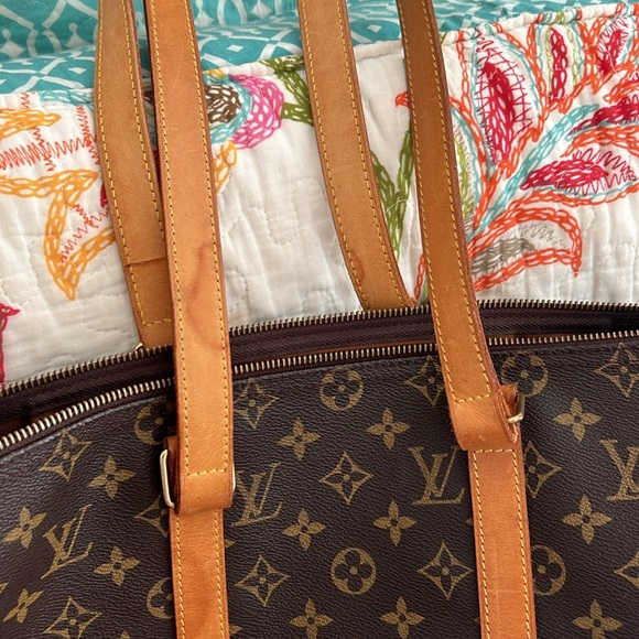 Louis Vuitton large bag 21 in wide by 16 in high. - Picture 4 of 4